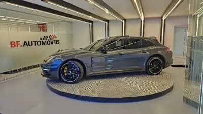 Sell Porsche Panamera Sport Turismo 2018 - 71900 EUR, 135500 km - AUTO.MOTO.pt