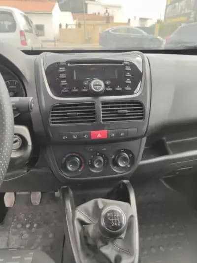 Sell Opel Combo 2018 - 11900 EUR, 170000 km - AUTO.MOTO.pt