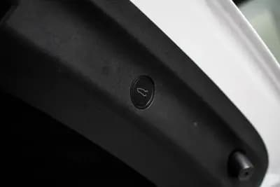 Sell Tesla Model Y 2023 - 37990 EUR, 39034 km - AUTO.MOTO.pt