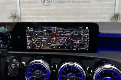 Vendo Mercedes-Benz CLA 250 2022 - 32950 EUR, 38283 km - AUTO.MOTO.pt