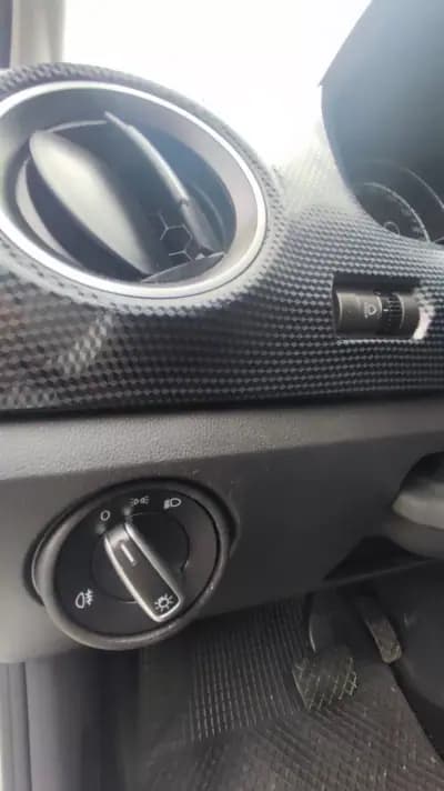 Vendo Volkswagen e-Up! 2020 - 11998 EUR, 0 km - AUTO.MOTO.pt