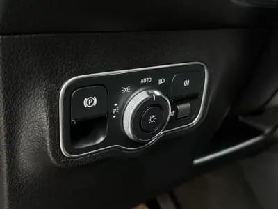 Vendo Mercedes-Benz GLB 200 2023 - 44990 EUR, 40300 km - AUTO.MOTO.pt