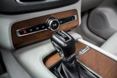 Sell Volvo XC 90 2016 - 24990 EUR, 206775 km - AUTO.MOTO.pt