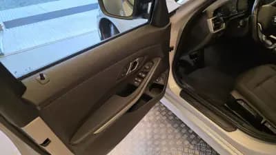 Vendo BMW 330 2021 - 22500 EUR, 213862 km - AUTO.MOTO.pt