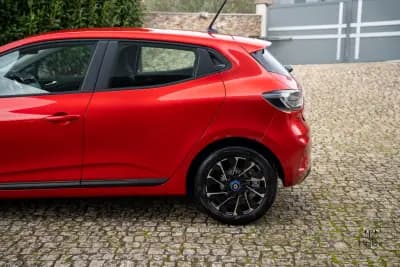 Vendo Renault Clio 2025 - 17900 EUR, 6300 km - AUTO.MOTO.pt