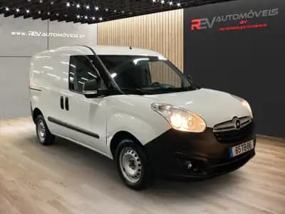 Vendo Opel Combo 2017 - 6950 EUR, 204500 km - AUTO.MOTO.pt