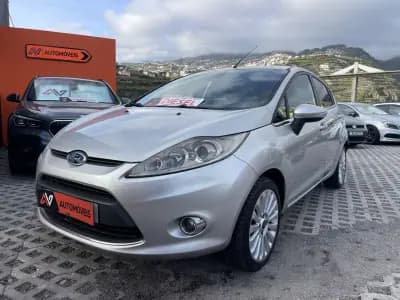 Sell Ford Fiesta 2010 - 5950 EUR, 204561 km - AUTO.MOTO.pt