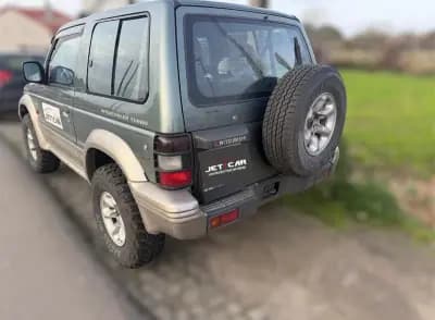 Vendo Mitsubishi Pajero 1993 - 11490 EUR, 299900 km - AUTO.MOTO.pt