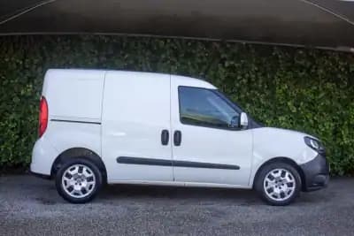 Vendo Fiat Doblo 2017 - 9750 EUR, 121100 km - AUTO.MOTO.pt