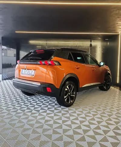 Vendo Peugeot 2008 2021 - 19750 EUR, 134592 km - AUTO.MOTO.pt