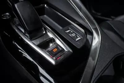 Sell Peugeot 3008 2021 - 19980 EUR, 119707 km - AUTO.MOTO.pt