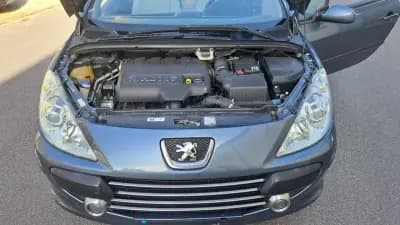 Sell Peugeot 307 CC 2006 - 6980 EUR, 225826 km - AUTO.MOTO.pt