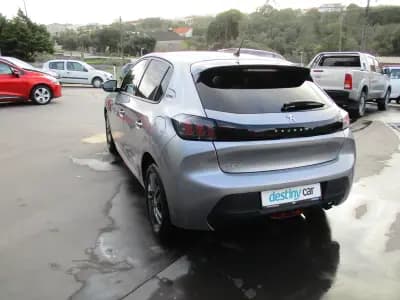 Vendo Peugeot 208 2022 - 15490 EUR, 52152 km - AUTO.MOTO.pt