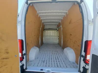 Vendo Peugeot Boxer 2021 - 17950 EUR, 127839 km - AUTO.MOTO.pt