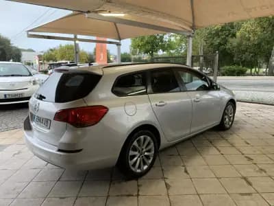 Vendo Opel Astra Sports Tourer 2012 - 6750 EUR, 274002 km - AUTO.MOTO.pt
