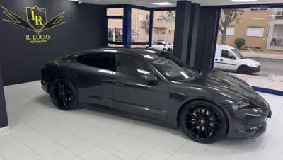 Sell Porsche Taycan 2021 - 63000 EUR, 95033 km - AUTO.MOTO.pt