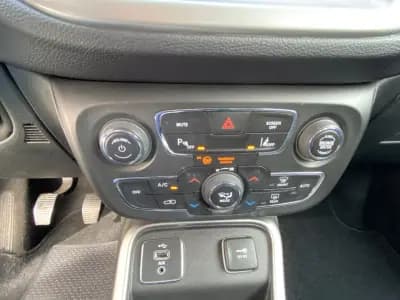 Vendo Jeep Compass 2017 - 16500 EUR, 93763 km - AUTO.MOTO.pt