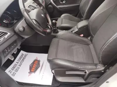 Vendo Renault Mégane Sport Tourer 2015 - 11750 EUR, 143765 km - AUTO.MOTO.pt