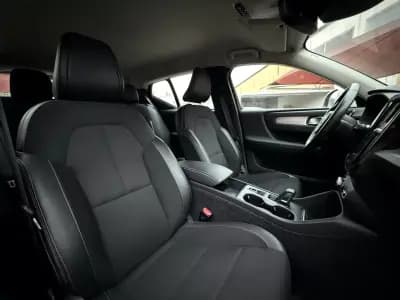 Vendo Volvo XC 40 2020 - 26950 EUR, 137000 km - AUTO.MOTO.pt