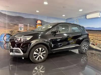 Vendo Renault Captur 2017 - 13750 EUR, 136000 km - AUTO.MOTO.pt