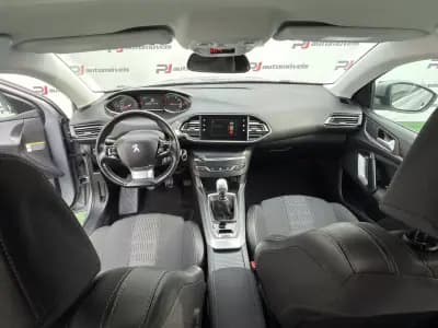 Sell Peugeot 308 2018 - 12990 EUR, 88000 km - AUTO.MOTO.pt