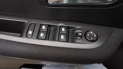 Sell Peugeot 208 2022 - 13999 EUR, 47000 km - AUTO.MOTO.pt