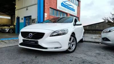 Sell Volvo V40 2013 - 10900 EUR, 190000 km - AUTO.MOTO.pt