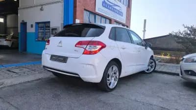 Sell Citroën C4 2012 - 9500 EUR, 180000 km - AUTO.MOTO.pt