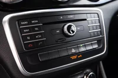 Vendo Mercedes-Benz CLA 180 2015 - 15900 EUR, 242000 km - AUTO.MOTO.pt