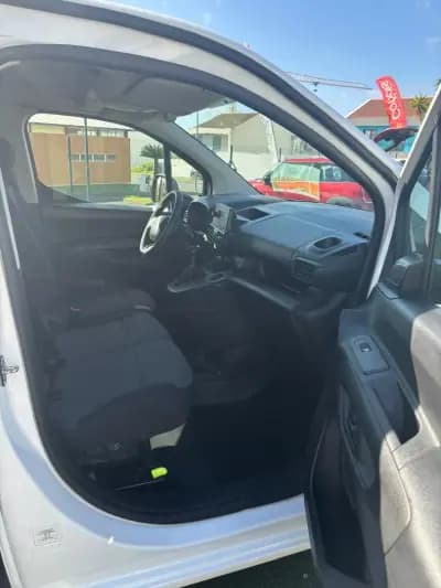 Vendo Citroën Berlingo 2020 - 18490 EUR, 101460 km - AUTO.MOTO.pt