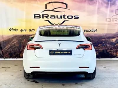 Vendo Tesla Model 3 2022 - 39900 EUR, 40060 km - AUTO.MOTO.pt