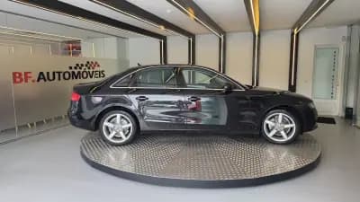 Vendo Audi A4 2011 - 13900 EUR, 186139 km - AUTO.MOTO.pt