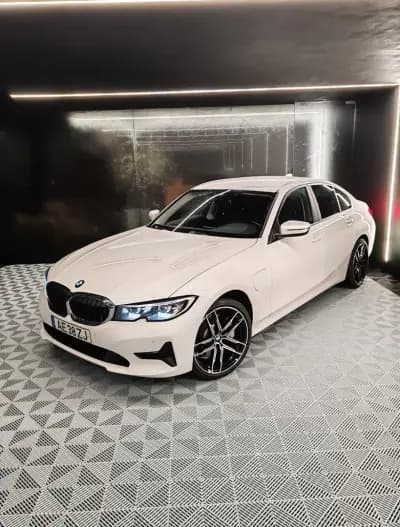 Vendo BMW 330e 2021 - 28750 EUR, 122142 km - AUTO.MOTO.pt