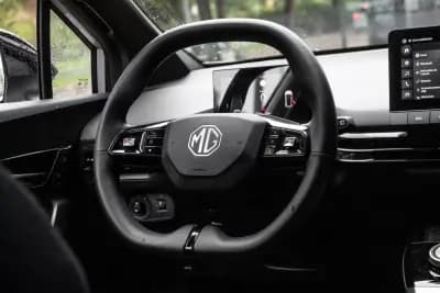 Sell MG MG4 2023 - 19450 EUR, 19778 km - AUTO.MOTO.pt