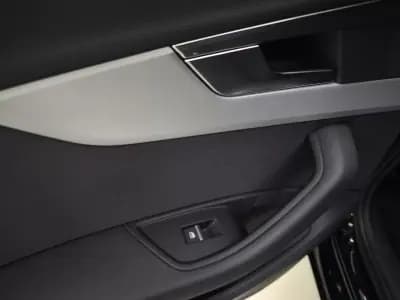 Vendo Audi A4 Avant 2020 - 26950 EUR, 165057 km - AUTO.MOTO.pt