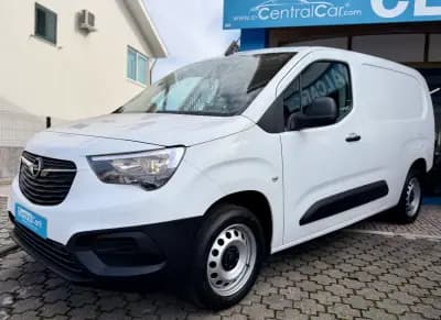 Vendo Opel Combo 2023 - 17950 EUR, 66000 km - AUTO.MOTO.pt