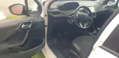 Sell Peugeot 208 2015 - 8750 EUR, 183000 km - AUTO.MOTO.pt