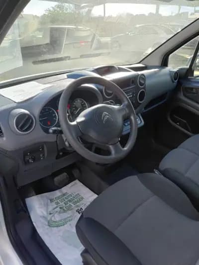 Vendo Citroën Berlingo 2017 - 13450 EUR, 136477 km - AUTO.MOTO.pt