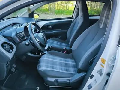 Vendo Peugeot 108 2018 - 9999 EUR, 180453 km - AUTO.MOTO.pt