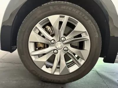 Sell Peugeot e-208 2023 - 22500 EUR, 24843 km - AUTO.MOTO.pt