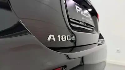 Vendo Mercedes-Benz A 180 2019 - 17990 EUR, 247112 km - AUTO.MOTO.pt