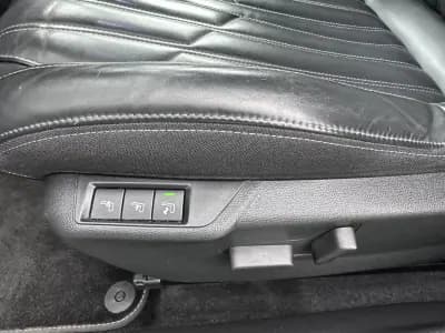 Vendo Peugeot 2008 2021 - 17900 EUR, 95000 km - AUTO.MOTO.pt