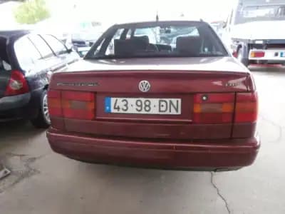Vendo Volkswagen Passat 1994 - 2250 EUR, 333645 km - AUTO.MOTO.pt