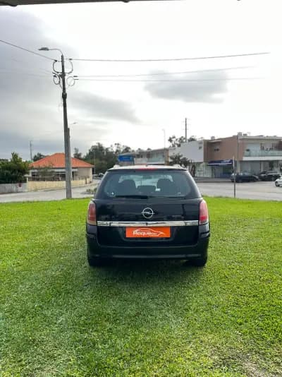Vendo Opel Astra Caravan 2005 - 3900 EUR, 140120 km - AUTO.MOTO.pt