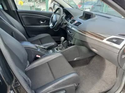 Sell Renault Mégane Sport Tourer 2017 - 7750 EUR, 141758 km - AUTO.MOTO.pt