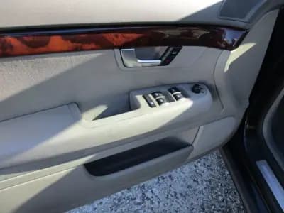 Vendo Audi A4 2005 - 5900 EUR, 290000 km - AUTO.MOTO.pt