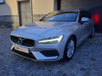 Sell Volvo V60 2018 - 23990 EUR, 117041 km - AUTO.MOTO.pt