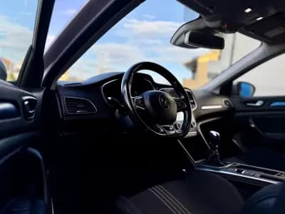 Sell Renault Mégane 2020 - 17950 EUR, 114000 km - AUTO.MOTO.pt