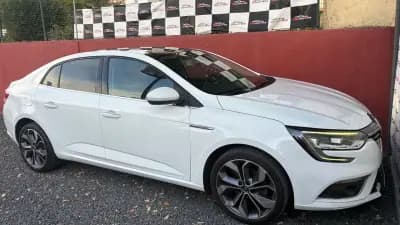 Vendo Renault Mégane 2021 - 13900 EUR, 179000 km - AUTO.MOTO.pt