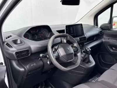 Vendo Peugeot Partner 2020 - 13990 EUR, 135000 km - AUTO.MOTO.pt